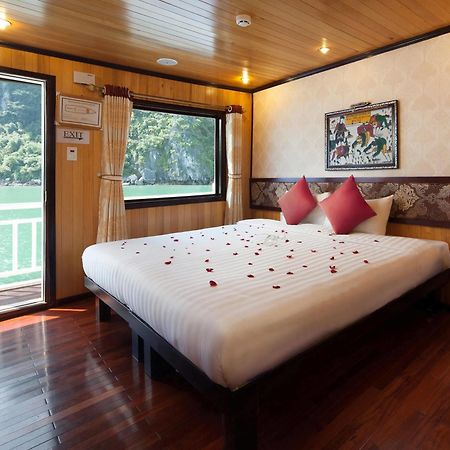 Halong Legacy Cruise Hotel Ха Лонг Екстериор снимка