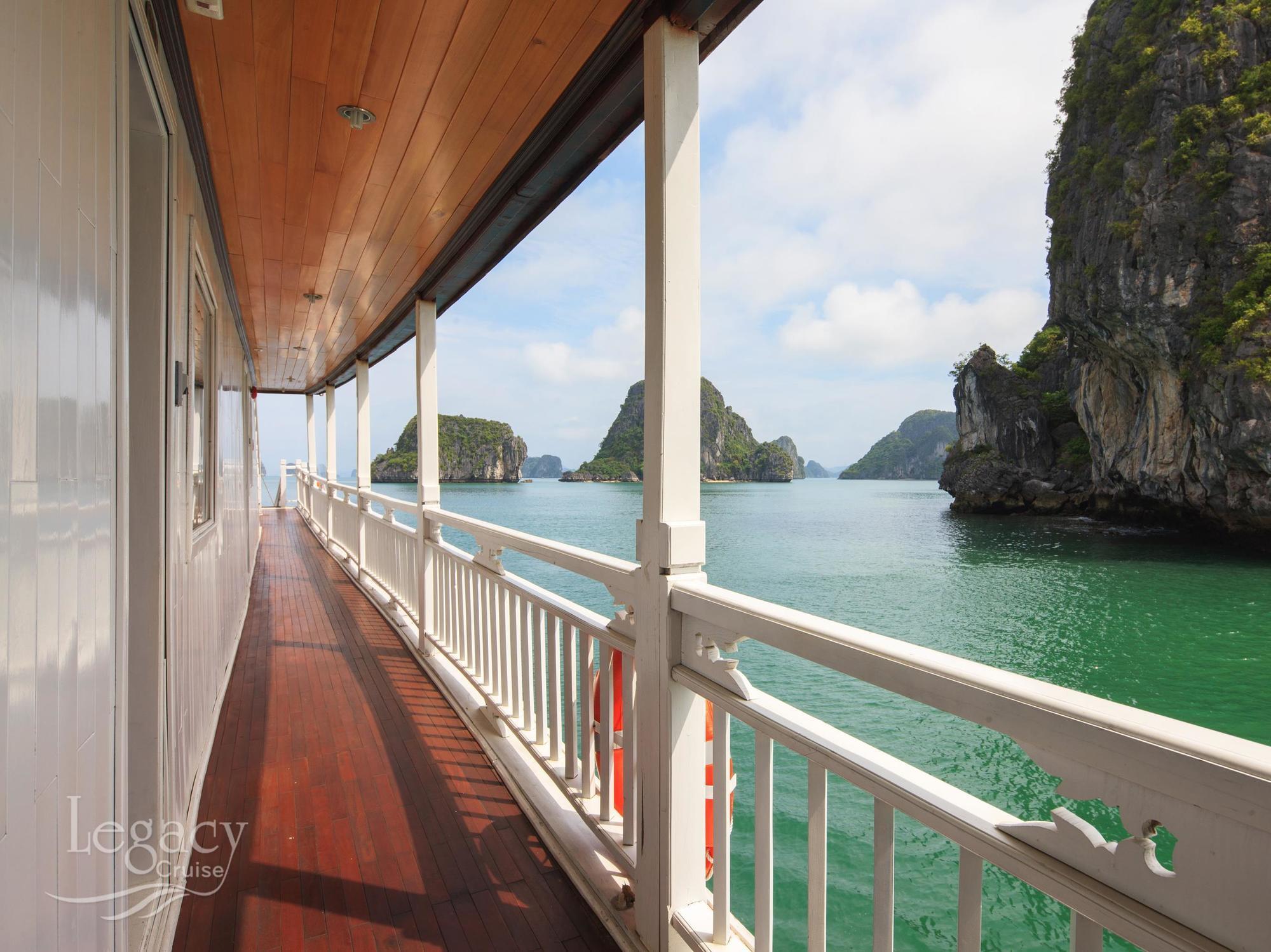 Halong Legacy Cruise Hotel Ха Лонг Екстериор снимка