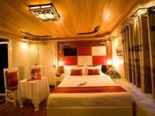Halong Legacy Cruise Hotel Ха Лонг Екстериор снимка