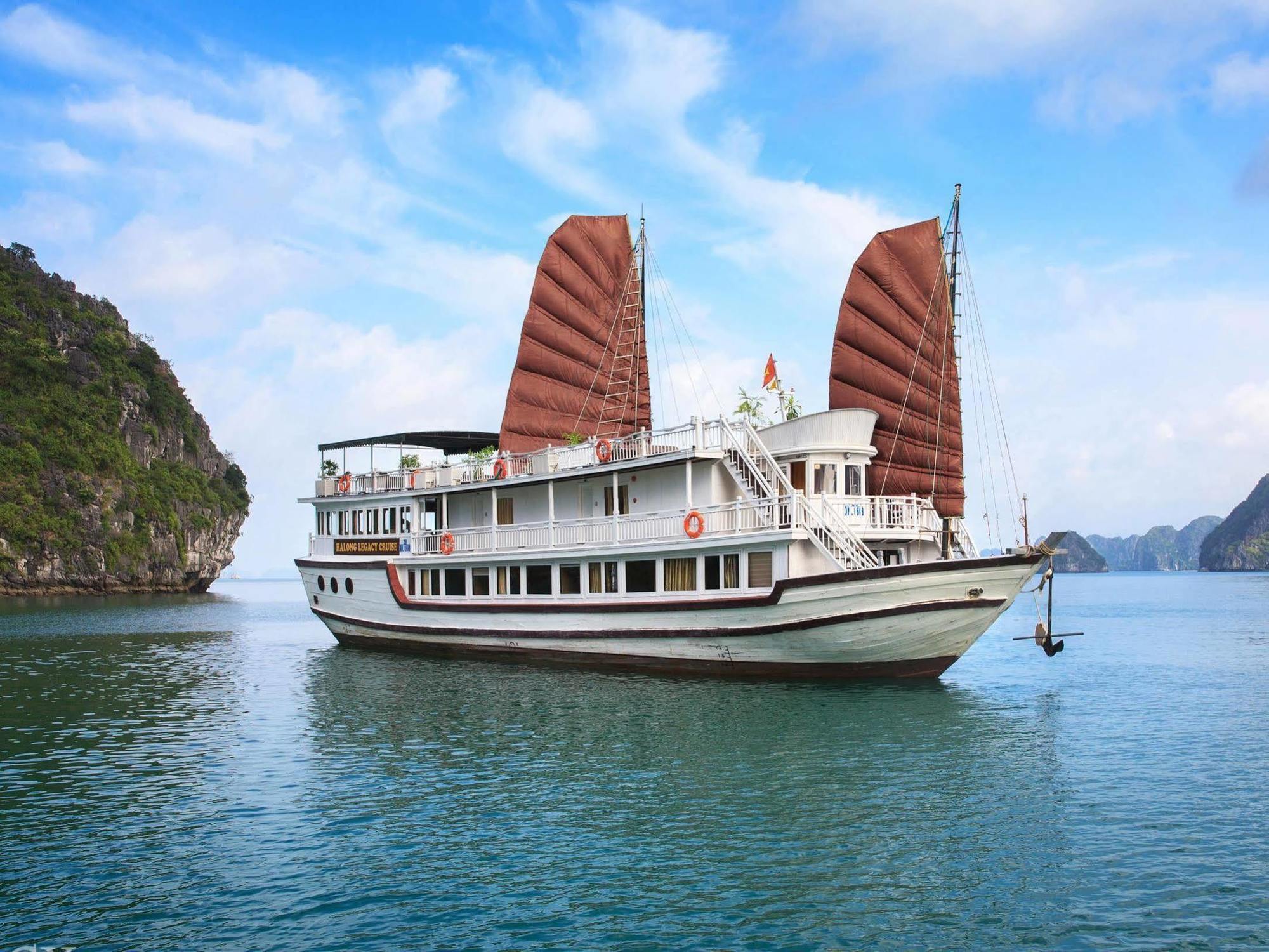 Halong Legacy Cruise Hotel Ха Лонг Екстериор снимка